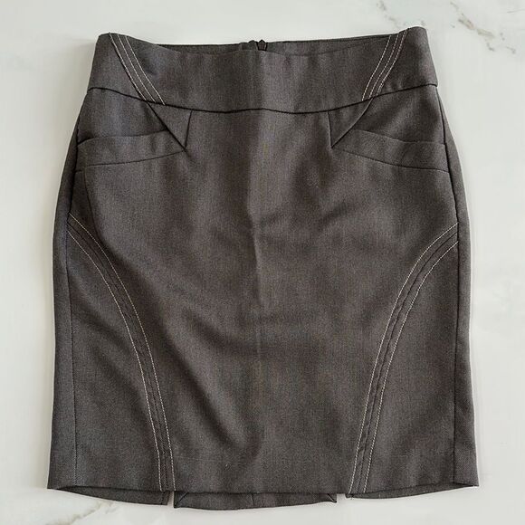 XOXO Dresses & Skirts - XOXO Brown Pencil Skirt Knee-Length Back Slit Sz 0 HIGT WAIST